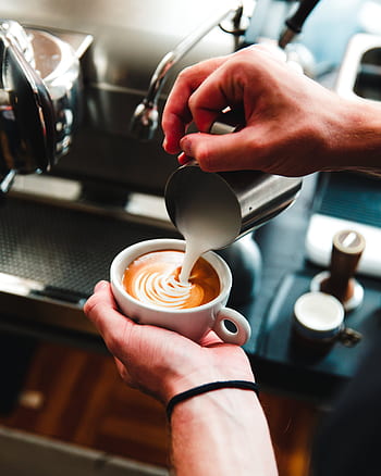 barista, latte macchiato, arte, scrosciante, caffè, caffè caldo, caffè fresco, caffè espresso, bar, ristorante, mani