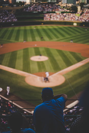muž, sledování, mimo, basebalové hřiště, během dne, selektivní, ohnisko, fotografie, sedící, přední, baseball