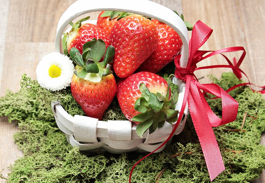 strawberry fruits, white, woven, basket, strawberries, moss, blossom, bloom, spring, green, fruit