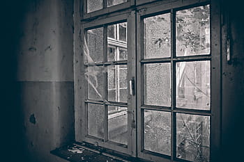 fotografie ve stupních šedi, skleněné okno, během dne, ztracený, okno, starý, zřícenina, ztracená místa, zanechat, opustit, rozpad, zlomený