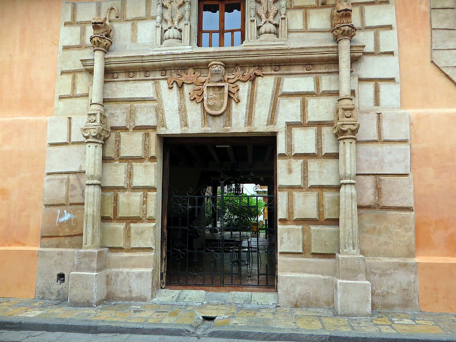 mexico, chiapas, san pedro, portal, colonization, sculptures, architecture