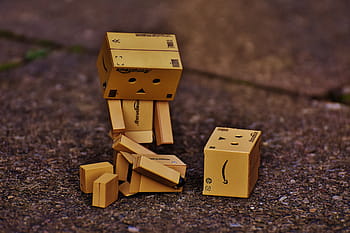 danbo on pavement, danbo, sad, figure, broken, friends, death, miss, cute, funny, figures