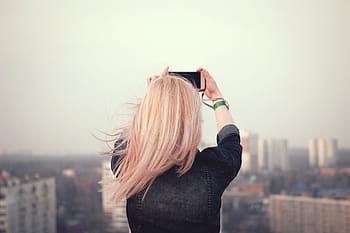 ženy, nošení, Černá, džínové bundy, hospodářství, bílý, chytrý telefon, zachycení, fotografie, město, vysoký