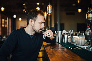 jovem, homem, bar, Bonito, adulto, bebida, masculino, restaurante, elegante, álcool, noite