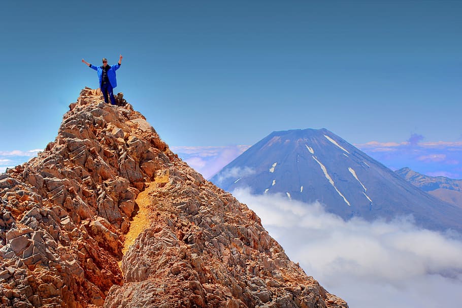 person, standing, brown, rock, Mount, Ruapehu, Mountains, New Zealand, mount, ruapehu, volcano, landscape
