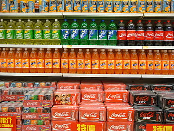 Limo-Flasche, Box viel, Regal, Supermarkt, Cola, Erfrischungsgetränk, Limonade, Geschäft, Verkauf