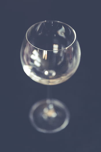 čiré sklenice na víno, sklenka, bokeh, stůl, ozdobný, nóbl, víno, odraz, napít se, nápoj, večeřet