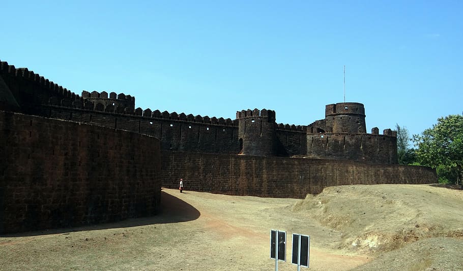 mirjan, mirjan fort, ramparts, uttar kannada, india, laterite stone