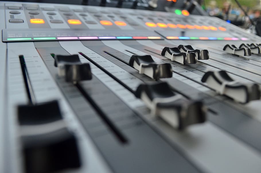 mixéru, Zvuk, yamaha, kapela, zpěvák, zvukový mixér, Zařízení pro záznam zvuku, nahrávací studio, nikdo, hudba, kontrolní panel