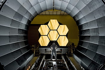 男、 白、 ボディースーツ、 宇宙望遠鏡、 ミラーセグメント、 ジェームズウェッブ、 コスモス、 科学、 天文学、 研究、 望遠鏡
