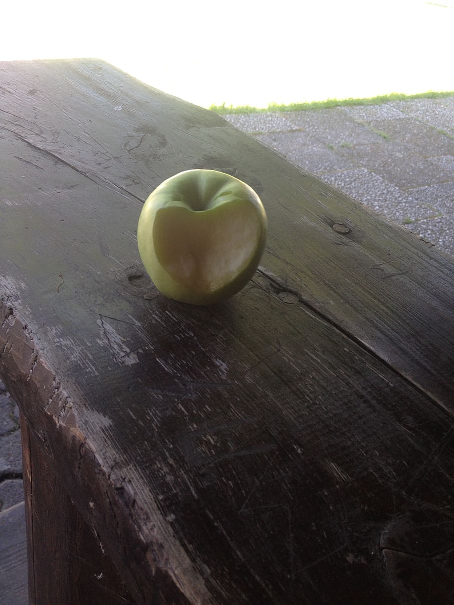 apple, heart, moment, mindfulness, here and now, enjoy