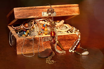 brown, wooden, box, necklaces, bracelets, inside, treasure chest, chest, jewellery, open, lighting