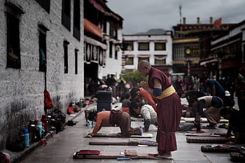 gruppo, persone, preghiere, al di fuori, costruzione, Tibet, Jokhang, tempio, Lhasa, tibetano, buddista