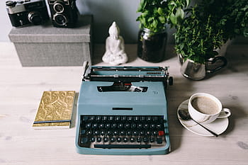 trabajando, viejo, máquina de escribir, lluvioso, día, día lluvioso, vintage, espacio de trabajo, lugar de trabajo, café, mecanografía