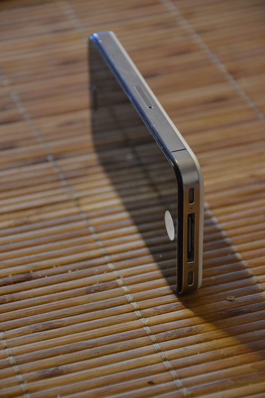 i phone, iphone 4, Telefono, nero, cellula, cellulare, smartphone, elettronica, chiamata, equipaggiamento elettronico, legno - materiale