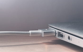 detail, šedá, přenosný počítač, usb, kabel, připojen, laptop, macbook, počítač, zástrčka, šňůry