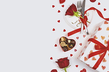 valentine-s-day-roses-hearts-gift-box-royalty-free-thumbnail.jpg