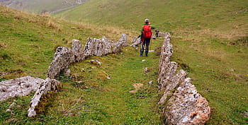 pista, recinto, pietre, roccia, Prato, verde, escursione, zaino, camminare, montagne, il trekking