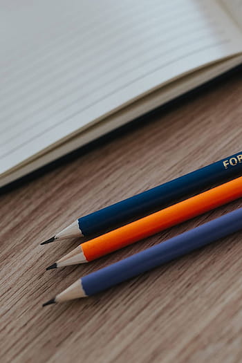 pensil warna-warni, kayu, meja tulis, Notebook, ruang fotokopi, jurnal, penulisan, buku harian, pensil, kayu - Bahan, pendidikan