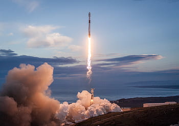 Platz, Rakete, abheben, ausziehen, starten, abheben, losfahren, starten, Rauch, Feuer, draußen, Himmel, Wolken, Wissenschaft