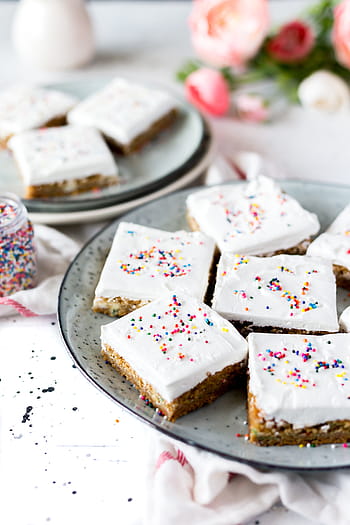 munchkins in tray, bake, sprinkles, cookies, baking, cooking, cook, food, dessert, sweets, brown
