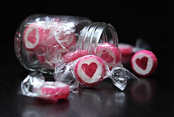 Person, nehmen, Foto, weiß-rosa Bonbons, Krug, Süßigkeiten, Herz, Herz Süßigkeiten, köstlich, behandeln, handgemachte Süßigkeiten
