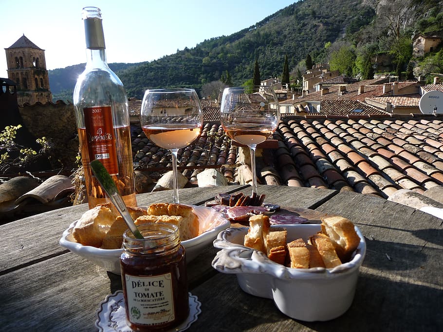 bowls, bread, two, filled, wine glasses, jam jar, wine bottle, restaurant, eat, wine, roof
