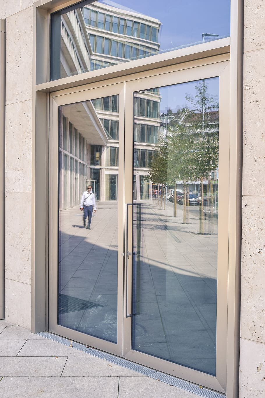 architecture, mirroring, building, facade, modern, reflection, city, glass, house facade, discs, glass facade