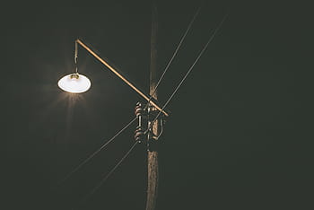 点灯ランプポスト、 ポスト、 電源、 ライン、 ライト、 ダーク、 電力線、 夜、 夕方、 木、 ケーブル