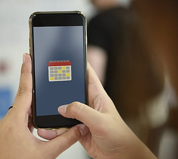 la personne, en portant, iphone, l'affichage, calendrier, Téléphone, toucher, écran, La technologie, pilule, blanc