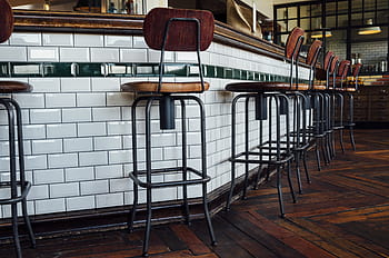 Marrone, nero, seggiola da bar, bancone bar, metallo, incorniciato, bar, sedie, sgabelli, legno duro, piastrelle