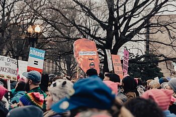demonstrantů, shromáždili, holý, stromy, lidé, muž, žena, protest, shromáždění, rovnost, trumf