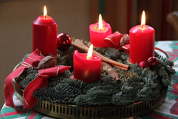 négy, kivilágított, piros, gyertyák, megérkezés, 4 advent, adventi koszorú