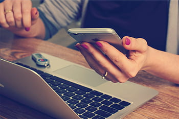 jablko, iphone, mobilní, pohybliví, buňka, macbook, laptop, počítač, technologie, lavice, kancelář, podnikání