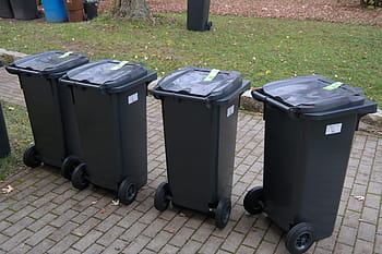 4、 黒、 プラスチック製のゴミ箱、 ゴミ箱、 ゴミ、 トン、 プラスチックのトン、 大きなゴミ箱、 mgb、 コンテナ、 草