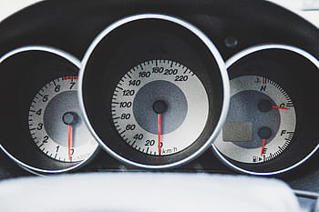 schwarzer Tacho, Foto, Motorrad, Instrumententafel, Auto, Tachometer, Geschwindigkeitsmesser, Messgeräte, Spur, keine Leute, Nahansicht