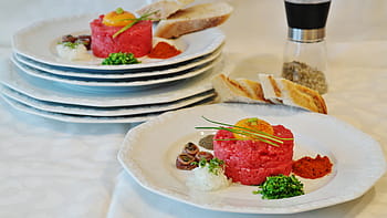 ground beef, vegetable, sauce, plate, tatar, beef, minced meat, meat, starter, minced ' meat, decoration