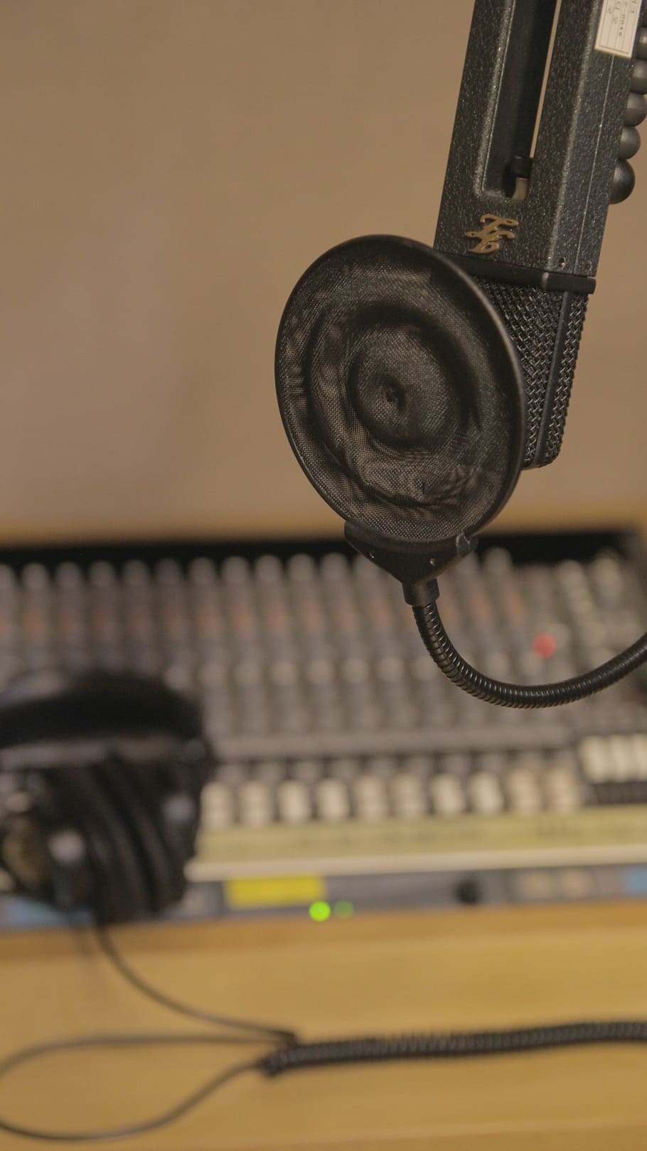Mike, ozvučení, podcast, nahrávací studio, veřejnoprávní vysílání