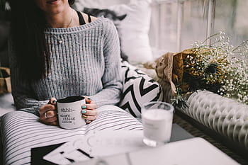 menina bebendo vinho, caneca, Menina, bebendo, vinho, fêmea, mulher, descansando, relaxante, tempo, jovem