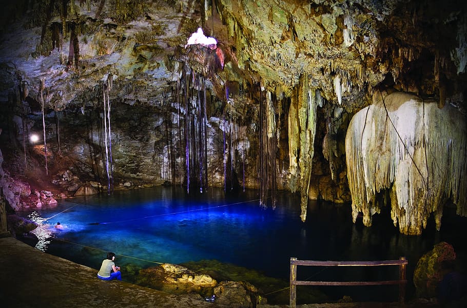 persoon, zittend, binnen, grot, cenote, heilig, yucatan
