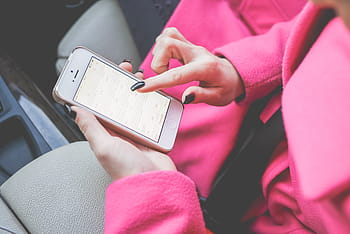 jovem, planejamento de mulher, calendar.app, planejamento, calendário, aplicativo, branco, iPhone, bonito, unhas pretas, negócio