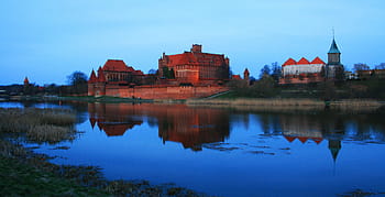 monolithic part of the waters, the wave is reflected, travel, sky, no one, river, culture, panoramic, traditional, building, the palace