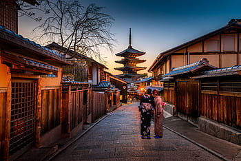 dva, ženy, nošení, kimono, stojící, podél, cesta, architektura, budova, infrastruktura, chrám