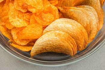 detailní, fotografie, bramborové hranolky, Průhledná, skleněná mísa, Svačina, pringles, brambůrky, slané občerstvení, Slaný, křupavý