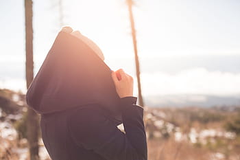matahari, Gadis, Kerudung, di bawah Matahari, mantel, berkerudung, hoodie, alam, ruang untuk teks, sinar matahari, cerah