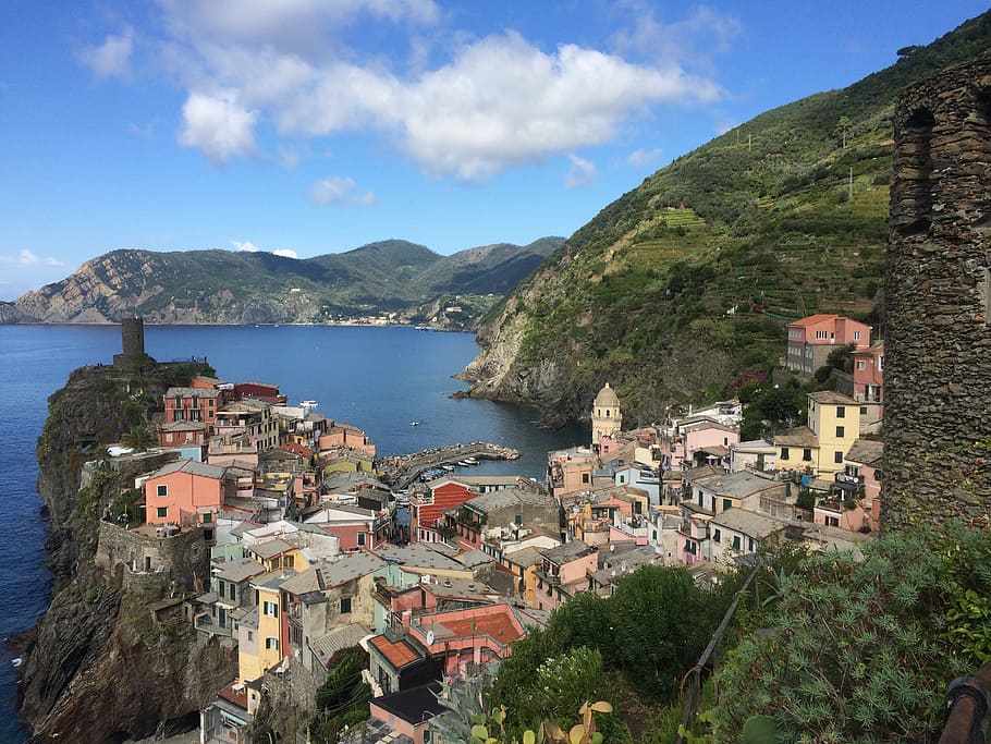cinque terre, vernezza, italy, vernazza