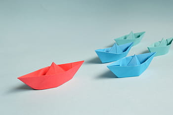 red, blue, origami boats, career, paper, origami, leader, marina, marine, boat, travel