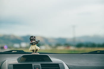 fotografování s posunem objektivu, žena, hraní, výzdoba kytarové figurky, objektiv s naklápěcím posunem, fotografování, kytara, figurka, výzdoba, vozy, panenky
