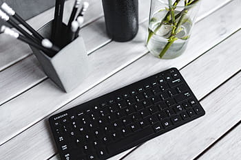preto, teclado, lápis, branco, mesa, garrafa, plantar, escrivaninha, computador, escritório, madeira - Material