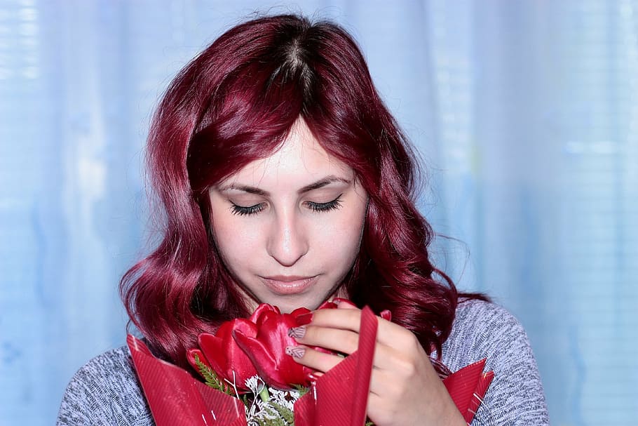 dívka, tulipány, květiny, krása, 8. března, kytice, ženy, Krásná, Červené, lidská tvář